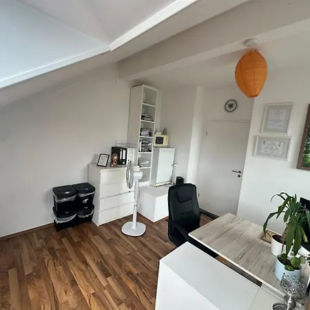 Ruhiges Haus In * 뒤스부르크